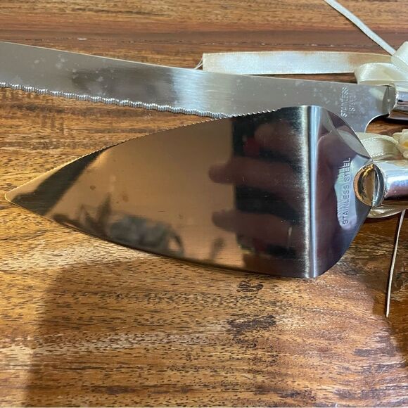 Set of Wedding Cake Knife and Server / Acrylic and Stainless Steel EUC - Picture 12 of 15